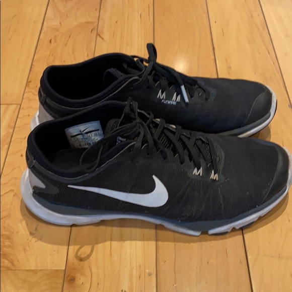 Nike Running Shoes - Picture 2 of 9